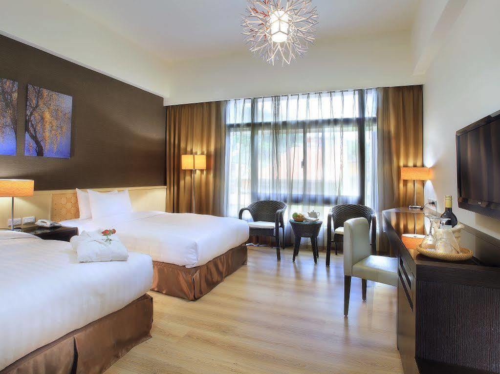 Lealea Garden Hotels - Moon Lake Yuchi Exterior photo